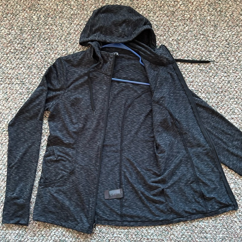 NORTH FACE zip up lightweight hoodie - Picture 5 of 12